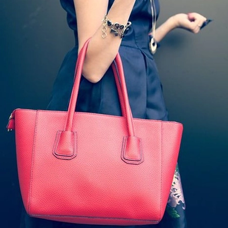 Experts clean messy backgrounds to create distraction-free, polished images for brands in Virginia